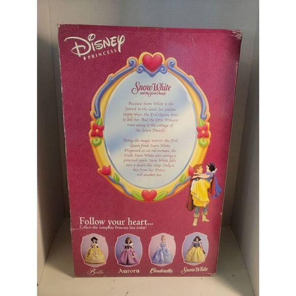 Disney Princess Snow White Porcelain Keepsake Doll NWOT IOB - Picture 3 of 5